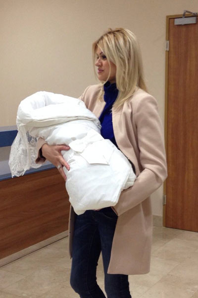 Ирина Круг с новорожденным сыном Андреем