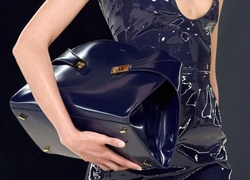 Hug Bag: идеальная сумка от Ferragamo на зиму