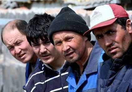 Таджикам запретили въезд в РФ без загранпаспорта | ya62.ru