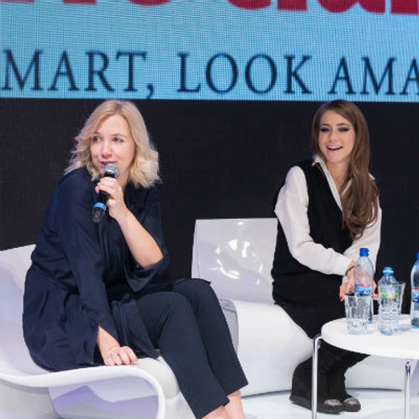 Главный редактор Marie Claire Анна Бурашова и Юлия Барановская | Источник: Пресс-служба