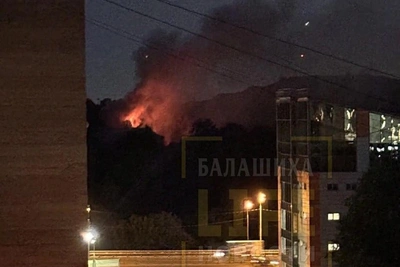 В Балашихе загорелась усадьба 18 века: фото и видео