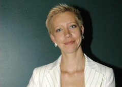 Светлана Немоляева: «Татьяна Лазарева* — никто и ничто, уехала и огрызается, как маленькая собачонка»