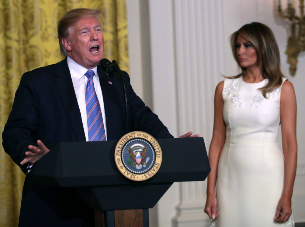 Трамп проигнорировал первую леди США в День матери | marieclaire.ru