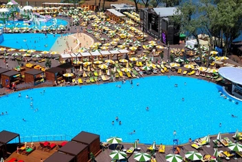 Пляжный клуб с бассейнами на «Острове мечты» откроет летний сезон 1 июня