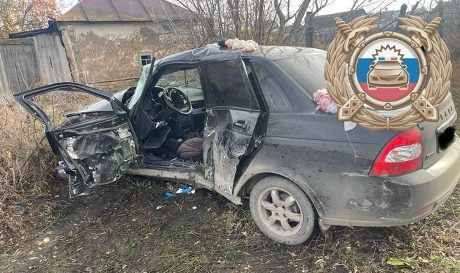 Водитель этой машины погиб, его 6-летний пассажир госпитализирован | Источник: ГИБДД по Саратовской области