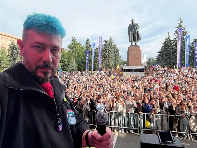 И поделился селфи со сцены Молфеста | Источник: temalebedev / instagram.com (деятельность соцсети запрещена в России)