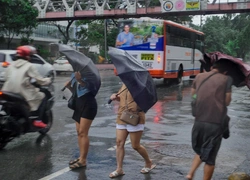 Супертайфун «Фунгвонг» прямо сейчас разрушает Филиппины: миллионы пострадавших