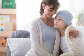 У ребенка обнаружили рак: как общаться с семьей, в которой это произошло