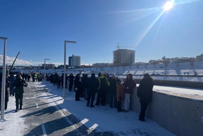 В Тюмени на набережной проходит спецоперация «Лед»