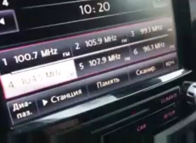 В сети набирает просмотры видео с забавно «зависшим» в Рязани радио | ya62.ru