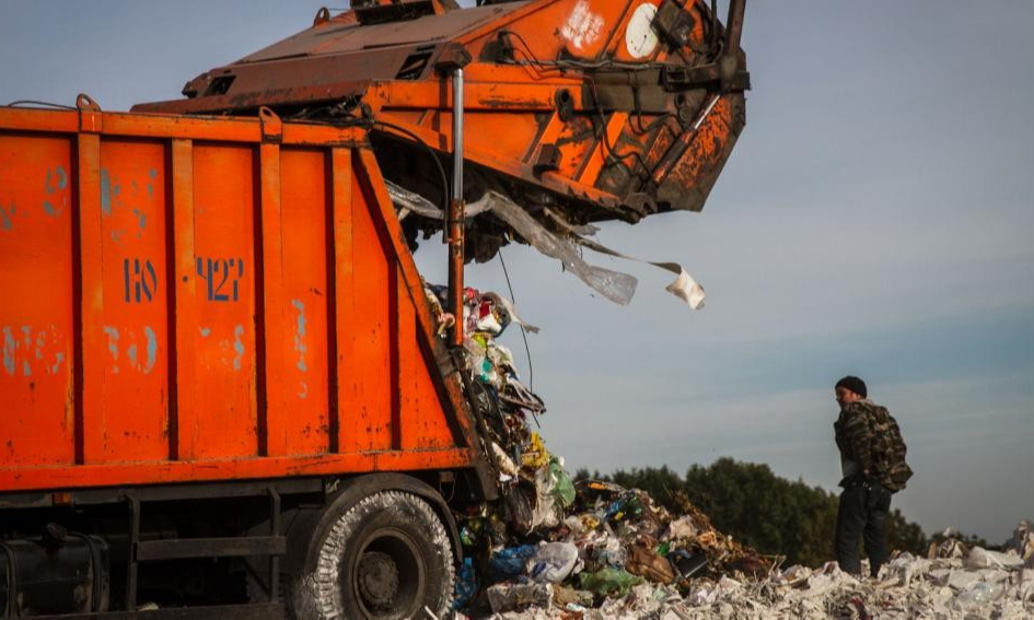 Мэр Новосибирска выступил за смену мусорного оператора