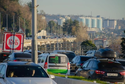 С 6 декабря на трассе Сочи-Адлер сузят полосы