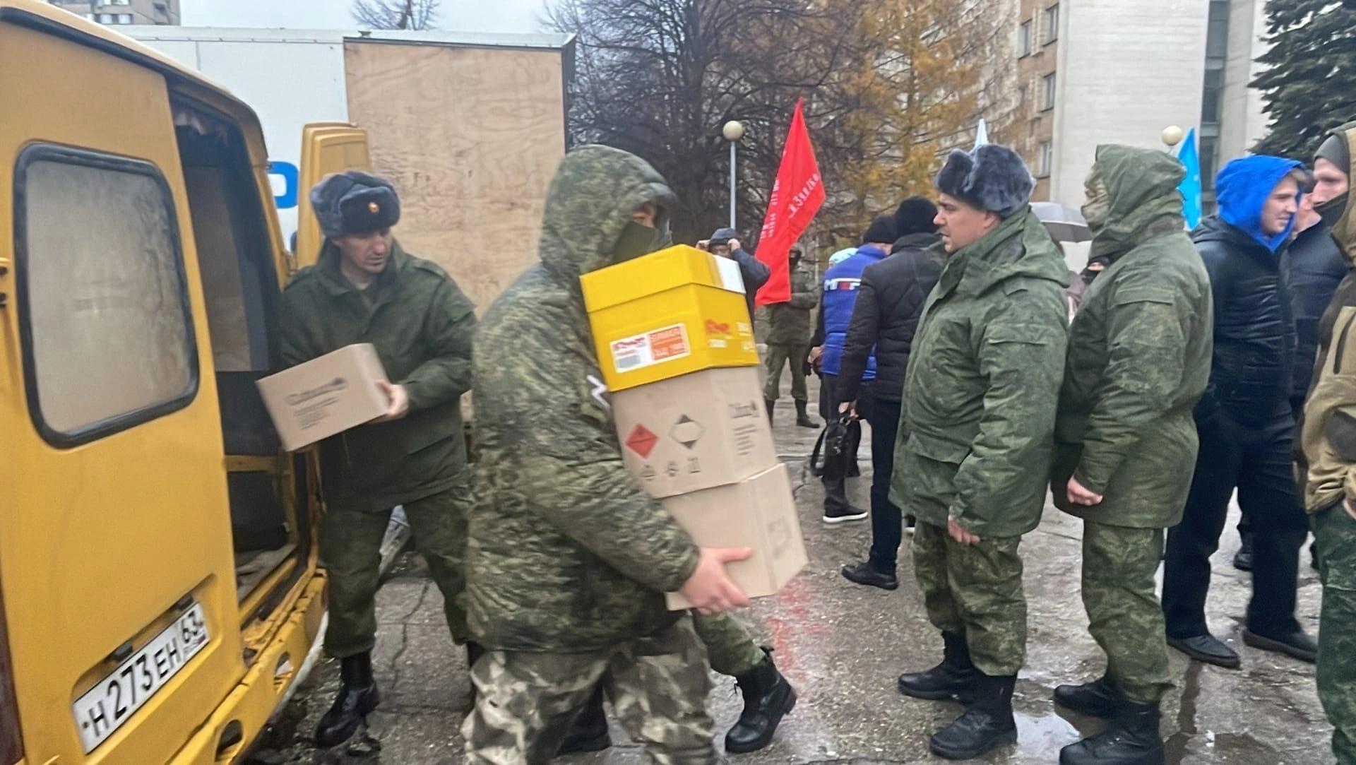 В Тольятти открылся центр, где принимают посылки в зону СВО - 30 января  2023 - ТОЛЬЯТТИ.ру