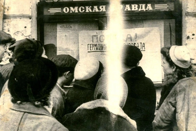 Толпы, улыбки и слезы: Омск в День Победы 1945