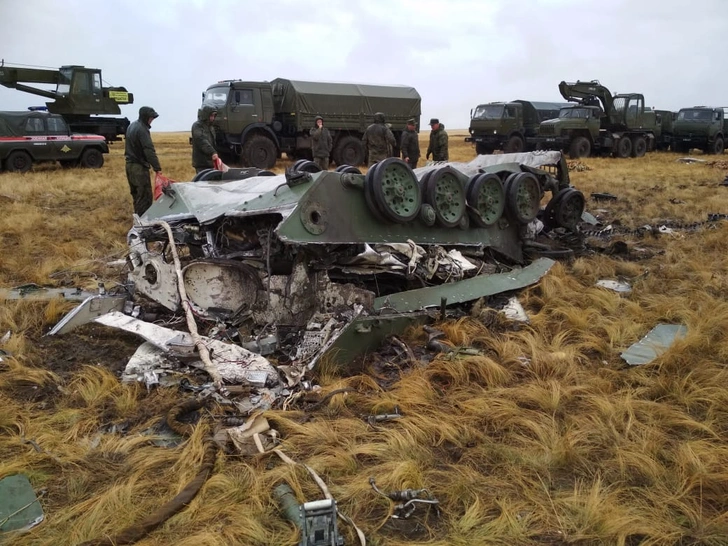 Две боевые машины ВДВ разбились при десантировании. Фото и видео ЧП попали в Сеть