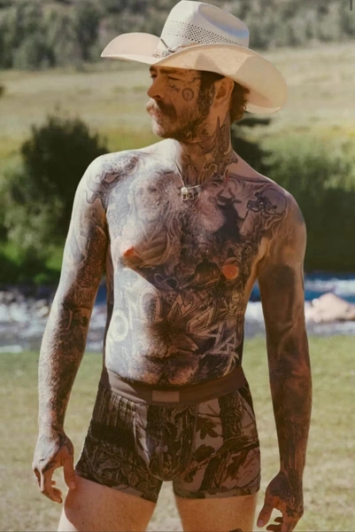 Post Malone для Skims | Источник: Skims