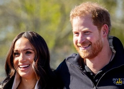 Меган Маркл и принц Гарри устроили детям настоящий американский Хэллоуин — ходили по домам и собирали конфеты