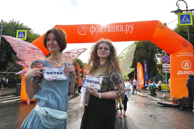 Стартовый городок «Петербург Фонтанка SUP» открыт и ждет участников и гостей | Источник: Павел Даиси/ «Фонтанка.ру»