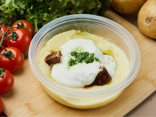 Щечки с сырным муссом и нежным картофельным пюре | Источник: Жизньмарт