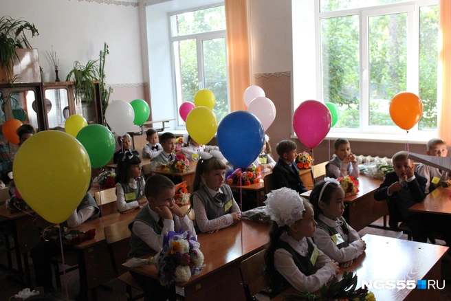 Молодым учителям в школе непросто | Источник: Иван Рейзвих / NGS55.RU