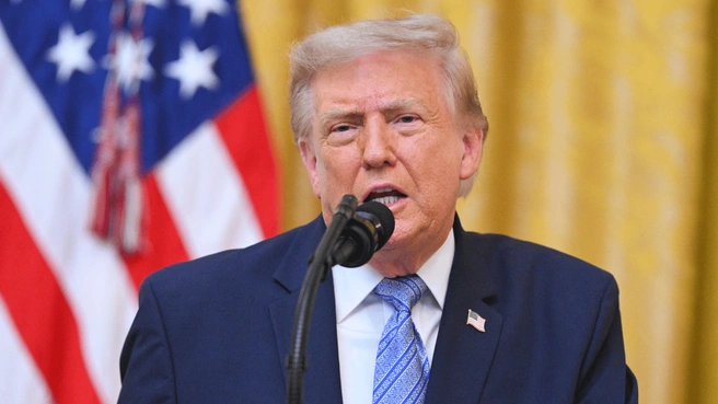 Ранее сообщалось, что Трамп подумывал об увольнении Хегсета. | Источник: mega