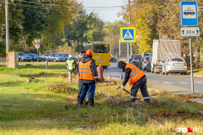 С утра на улице Чкалова начались работы  | Источник: Кирилл Поверинов / 76.RU