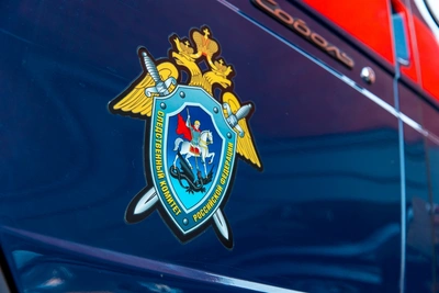 В Охе мужчина погиб под машиной во время ремонта