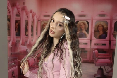 «Никому нельзя доверять»: фанаты слили адрес певицы Daryana