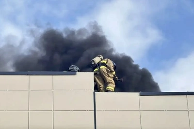 В Южно-Сахалинске загорелась кровля строящегося ЖК «Горизонт»