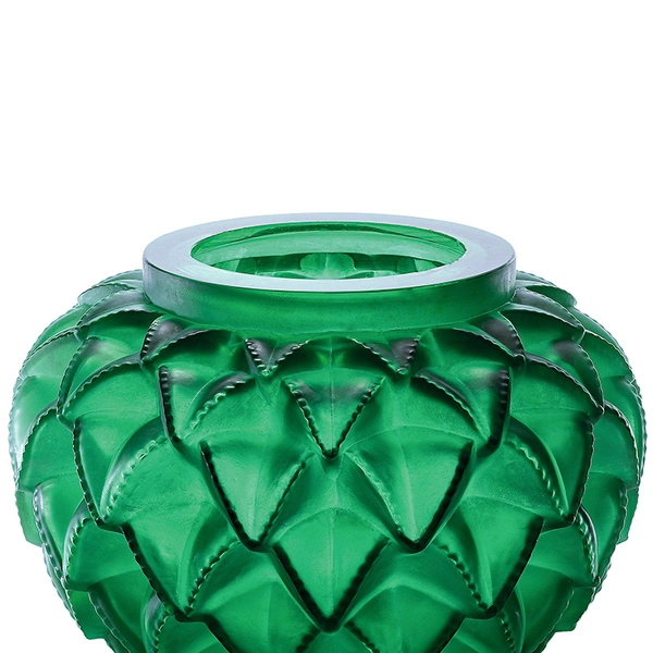 Ваза Languedoc, Lalique, бутик Lalique, салоны Gallery Royal, 401 190 руб. | Источник: СТИЛИСТ АЛИСА ЕМЕЛЬЯНОВА