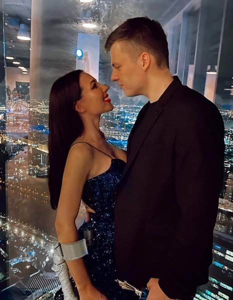 Артем тяжело переживал развод с Валерией