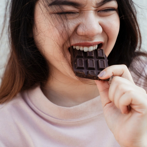 Как шоколад влияет на кожу🍫