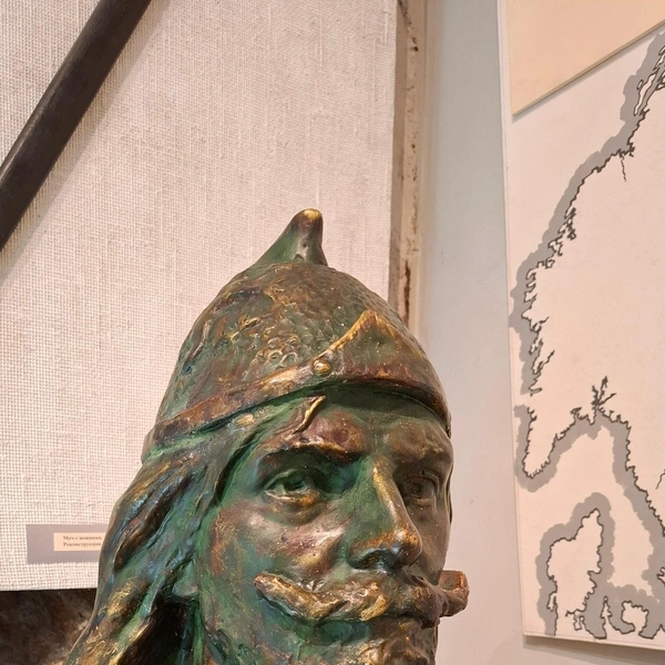 В Выборгский замок вернулся бюст Торгильса Кнутссона. Он пострадал от упавшей посетительницы | Источник: ГБУК «Выборгский объединённый музей-заповедник».