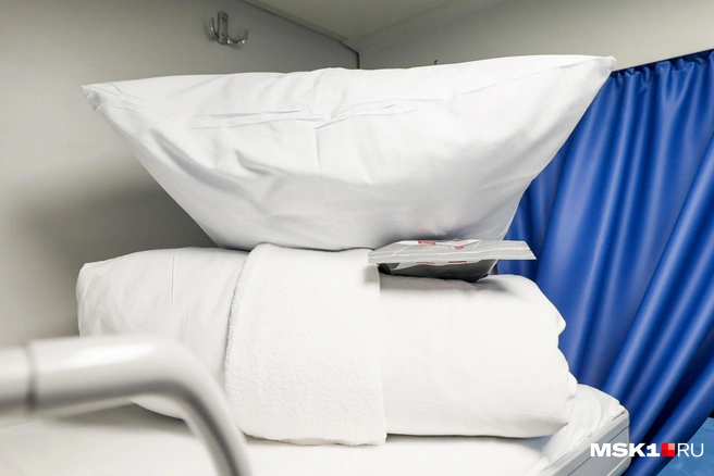 Пассажиры могут отказаться от покупки комплекта белья, но лежать на постели без него запрещается санитарными нормами | Источник: Артем Устюжанин / MSK1.RU
