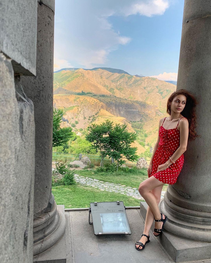 Лили Морто голая - горячие фото обнаженной армянской Барби