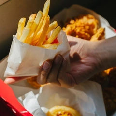 10 продуктов и напитков, которые вызывают вздутие живота