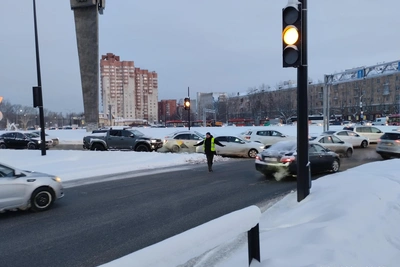 Кольцо площади Гайдара самоблокируется, усугубляя пробки