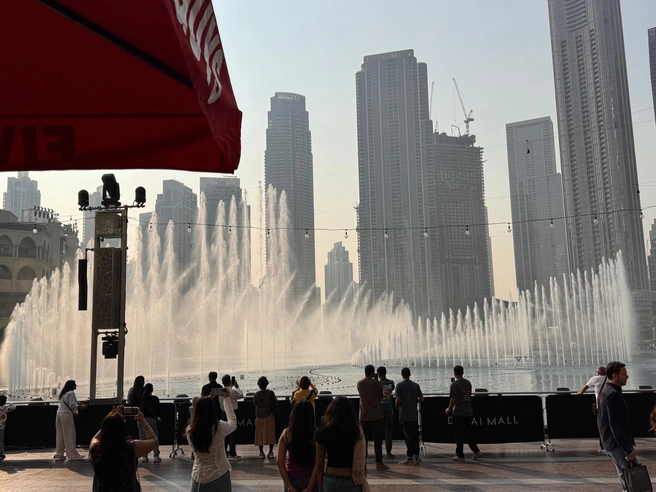 Поющие фонтаны недалеко от Burj Khalifa | Источник: читатель 29.RU