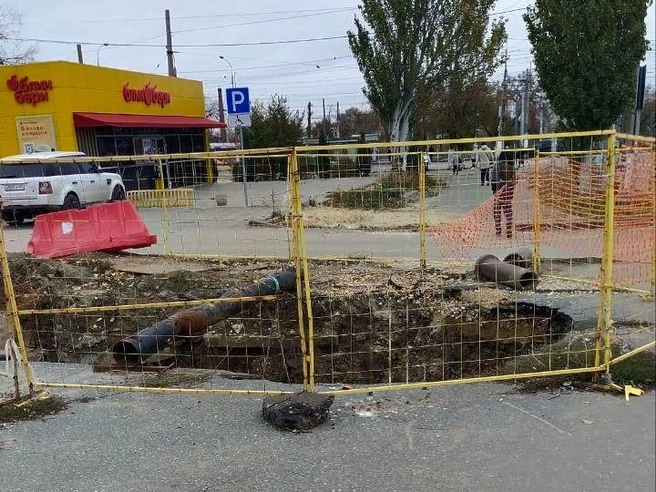 Будет ли траншея зарыта к Новому году — пока неизвестно | Источник: читатели V1.RU