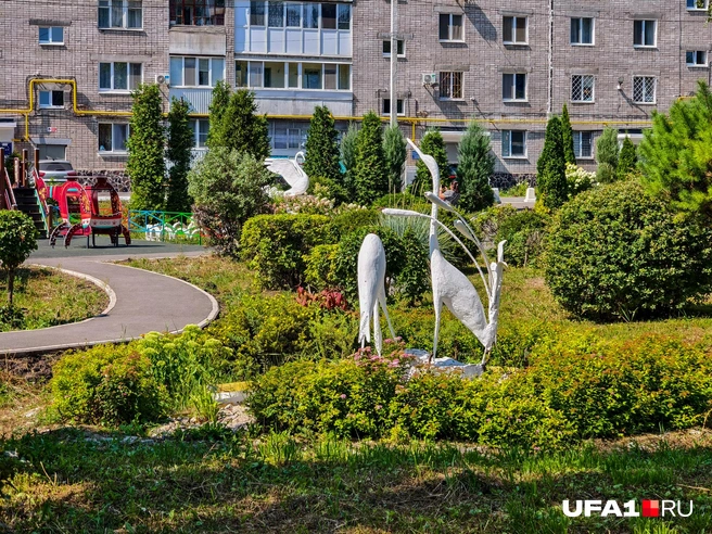 А еще аисты и огромное количество клумб | Источник: Булат Салихов / UFA1.RU
