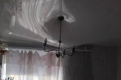 Оттепель затопила екатеринбургское общежитие