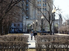 В Москве прогремел взрыв рядом со сталинской высоткой на Кудринской площади — есть пострадавшие