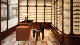 В пассаже XIX века в Лидсе открылся бутик оптики по проекту Child Studio