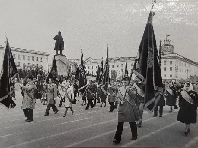Первомайская демонстрация в Кургане. 1983 г. | Источник: Комитет по делам архивов Курганской области