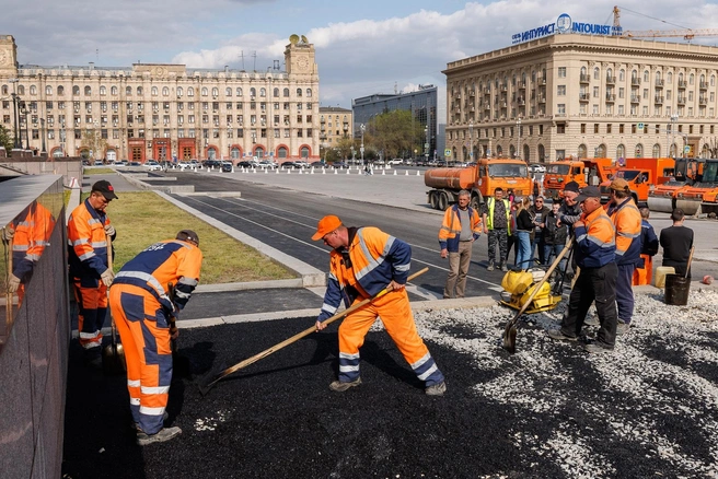 А здесь, наоборот, асфальт везде | Источник: Алексей Волхонский / V1.RU