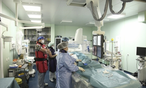 В 26-й больнице пациентов с инфарктами и инсультами будут оперировать на двух ангиографах