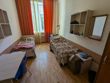 Одна из комнат&nbsp;— вполне уютно! | Источник: Нина / «Яндекс Карты»