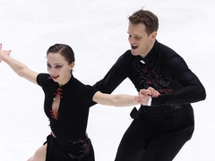 35 фото самой красивой пары фигурного катания: они чуть не разошлись, а теперь рушат законы физики