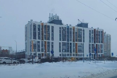 19-Year-Old Girl Dies After Falling from Tyumen High-Rise