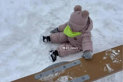 Забытую на прогулке девочку нашли у садика в Екатеринбурге